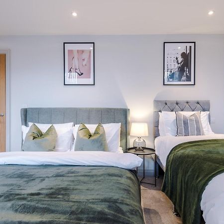 Designer Central Home In Leeds Sleeps 5 ภายนอก รูปภาพ