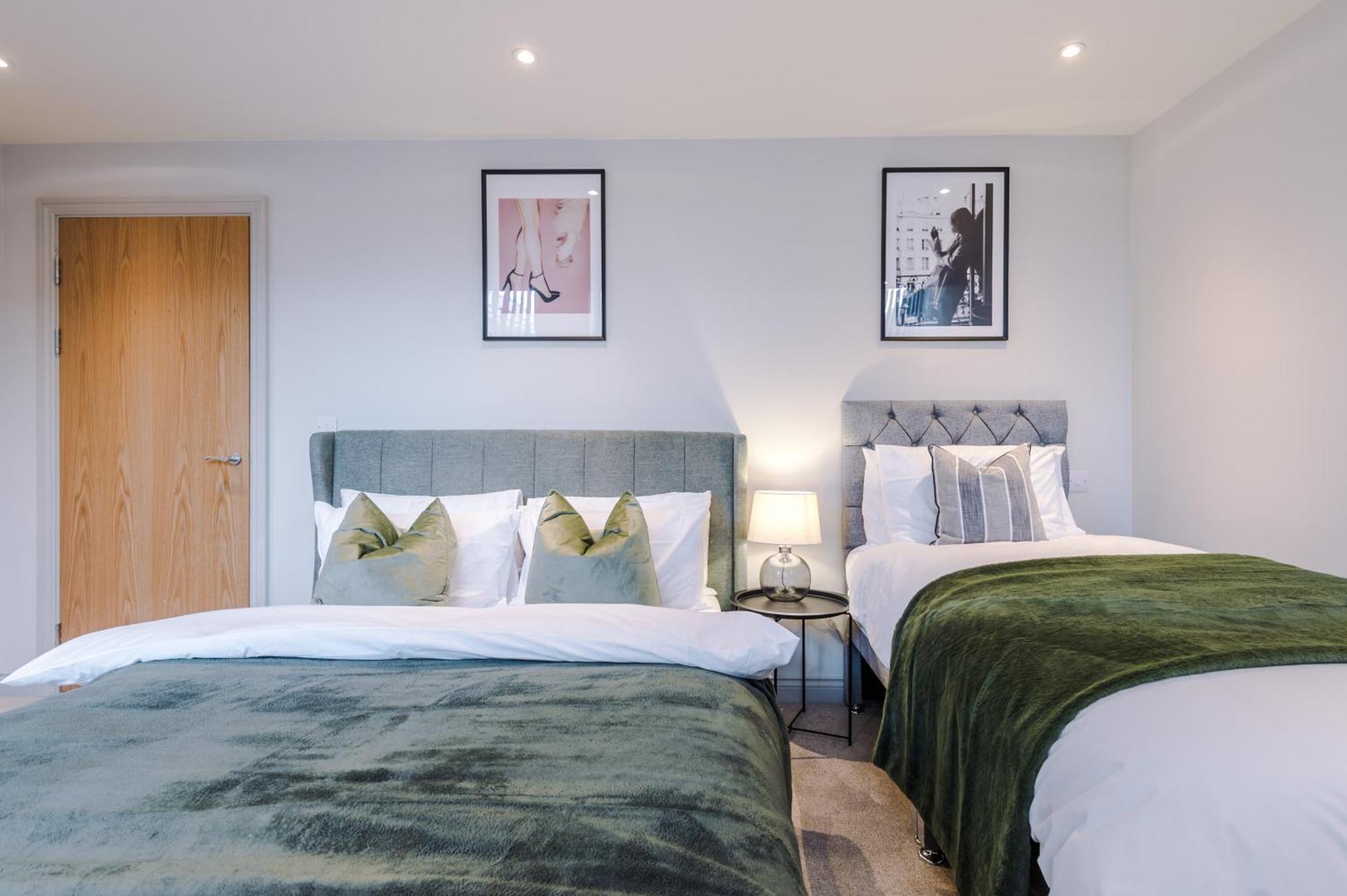 Designer Central Home In Leeds Sleeps 5 ภายนอก รูปภาพ