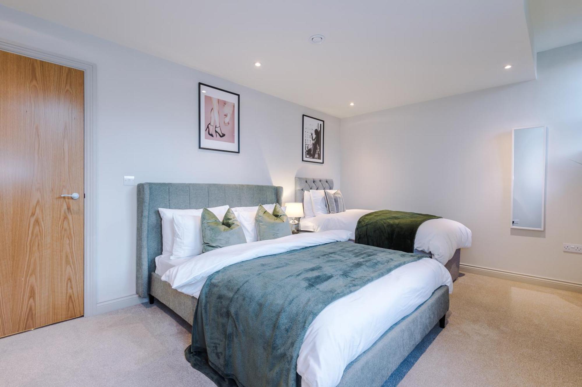 Designer Central Home In Leeds Sleeps 5 ภายนอก รูปภาพ